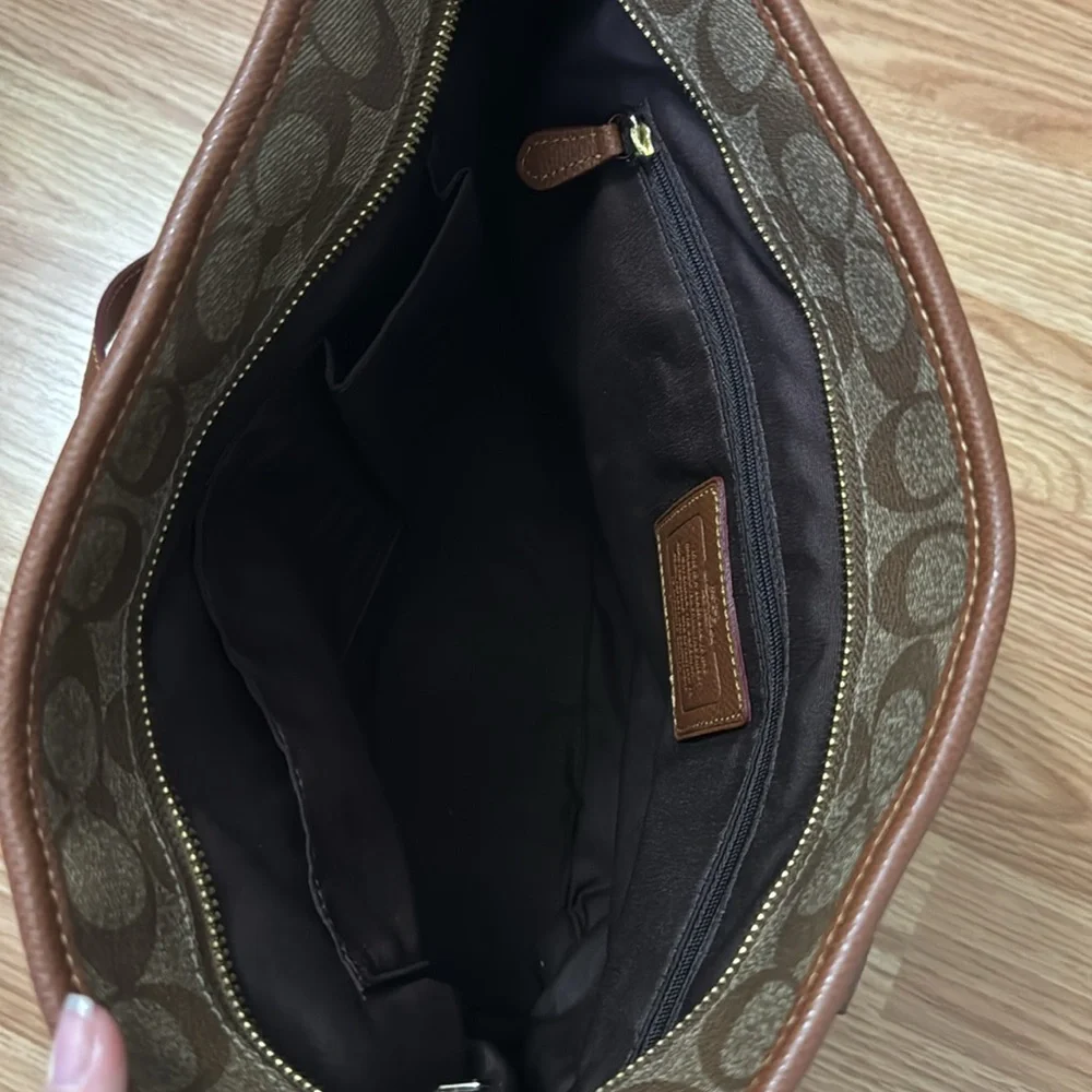 Outlet Coach medium logo tote - Picture 3 of 7